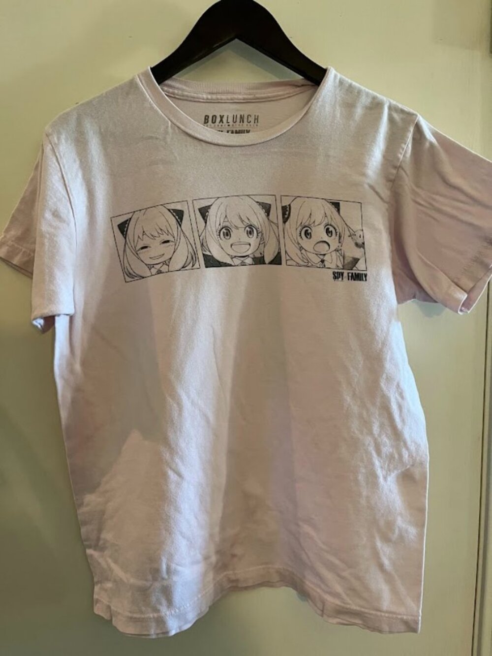 BoxLunch Spy x Family Anya Forger Three Panel Manga Graphic T-Shirt Size Large